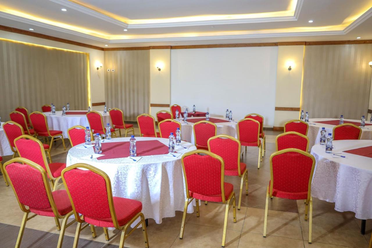 Yaya Africa Athletics Village Sululta Kültér fotó