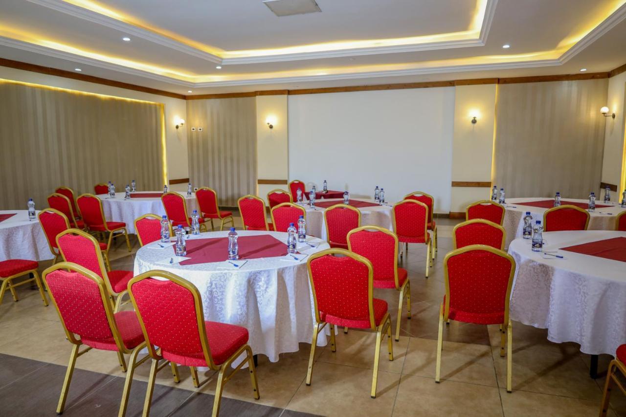 Yaya Africa Athletics Village Sululta Kültér fotó