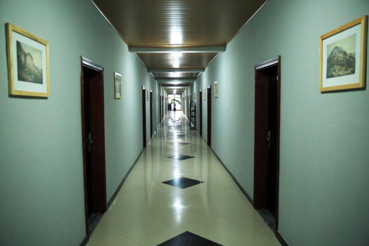 Yaya Africa Athletics Village Sululta Kültér fotó